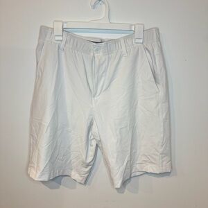 Under Armour White Flat Front Shorts Lightweight Tailored Fit